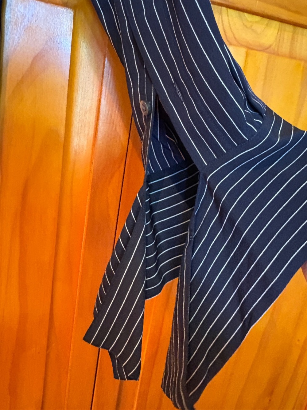 Theory 100% Silk Pinstripe Tie Cuff ShirtNavy Blue Shirt Size Med Long Sleeve - Picture 7 of 10